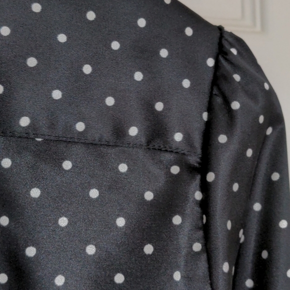 🌷Black & White Blouse - Picture 10 of 14